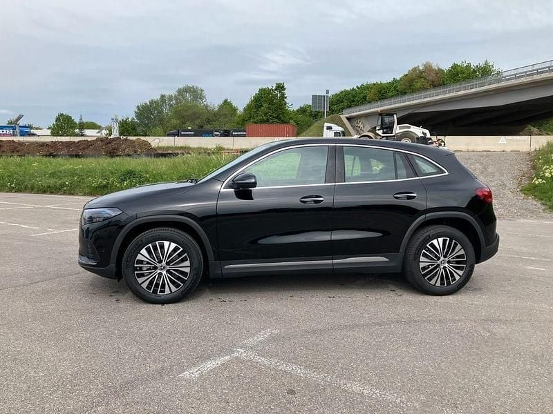 Gebraucht Mercedes EQA250+ 139 kW (190 PS) 2025 Schwarz SUV