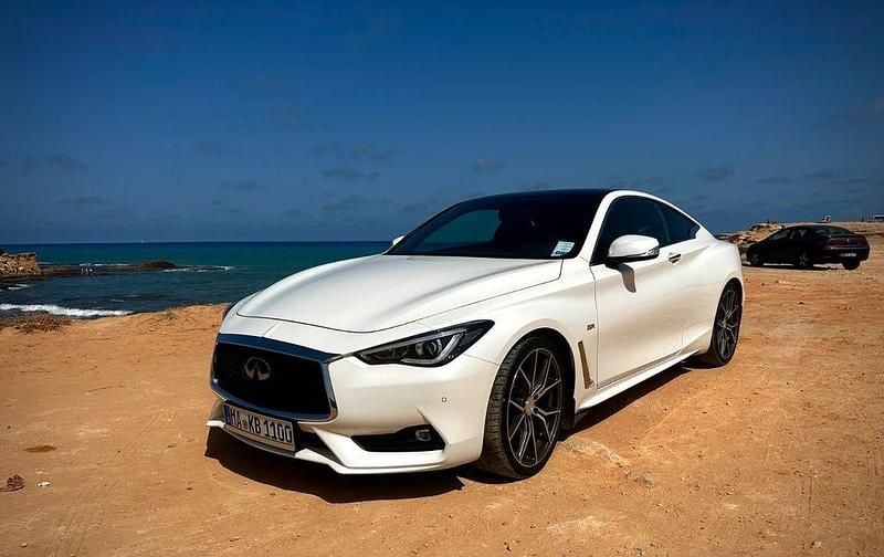 Weiß Gebraucht 2019 Infiniti Q60 Premium Coupé | 22.999 € - Bild 1/4