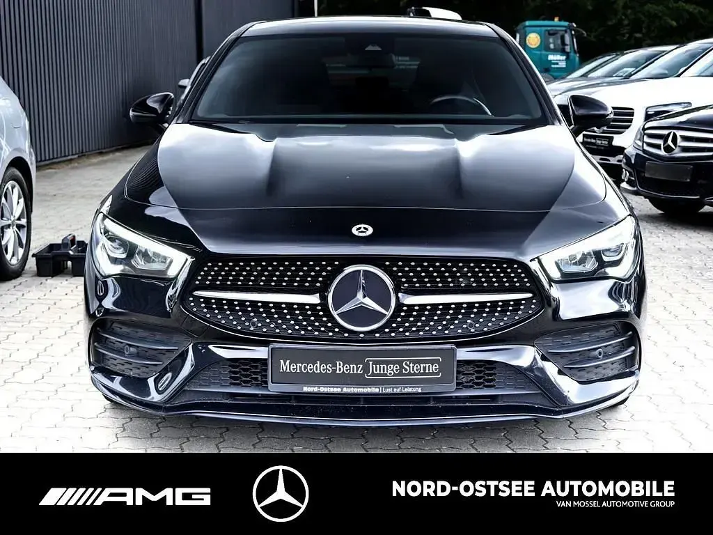 Gebraucht Mercedes CLA200 AMG 150 PS (110 kW) 2023 Unilack nachtschwarz Coupé