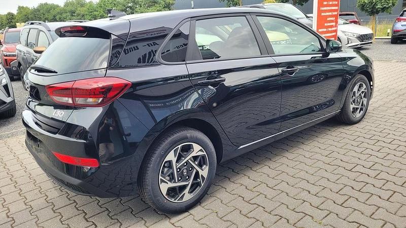 Neu Hyundai i30 GO! 150 PS (110 kW) 2026 Schwarz Limousine