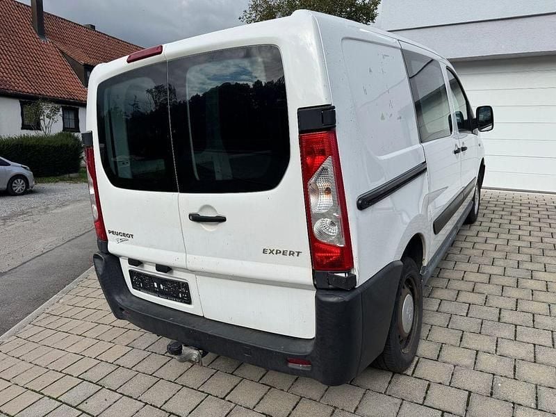 Gebraucht Peugeot Expert 109 PS (80 kW) 2016 Weiß Van