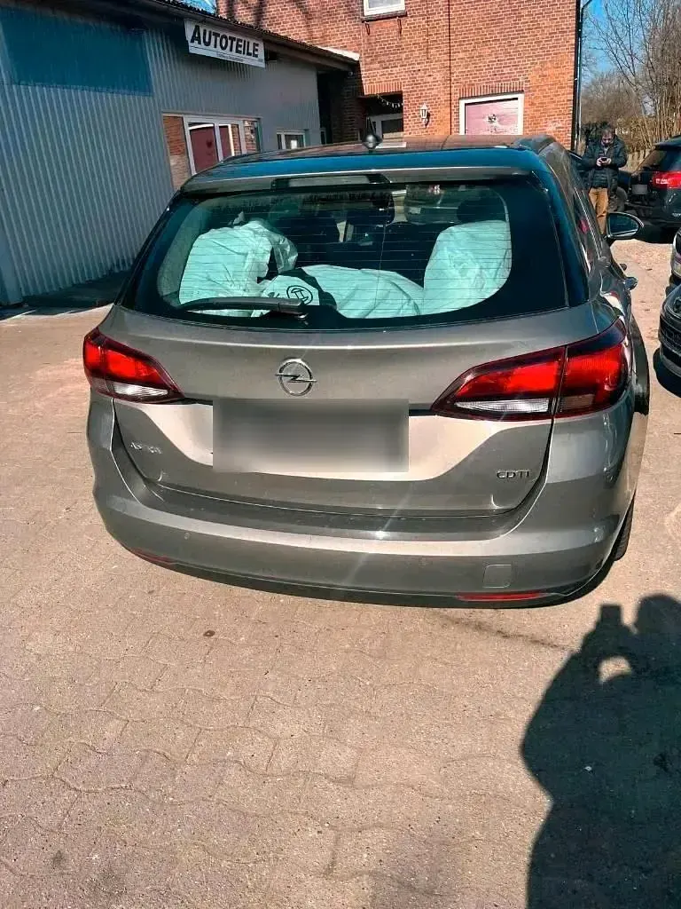 Gebraucht Opel Astra 136 PS (100 kW) 2016 Kombi
