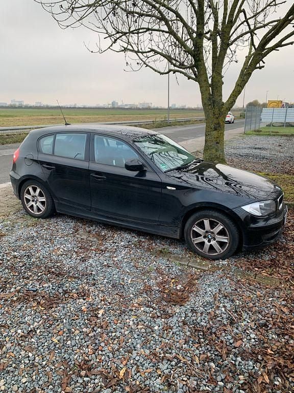 Gebraucht BMW 118 143 PS (105 kW) 2010 Schwarz Kleinwagen