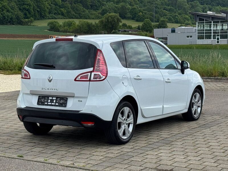 Gebraucht Renault Scénic III Dynamique 131 PS (96 kW) 2010 Gletscherweiss Van / Kleinbus