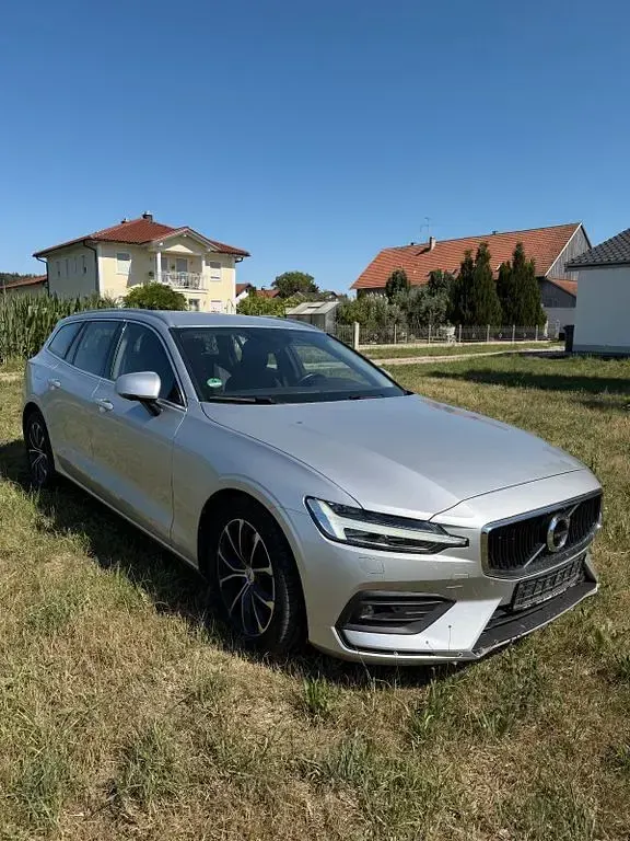 Gebraucht Volvo V60 190 PS (139 kW) 2018 Silber Kombi