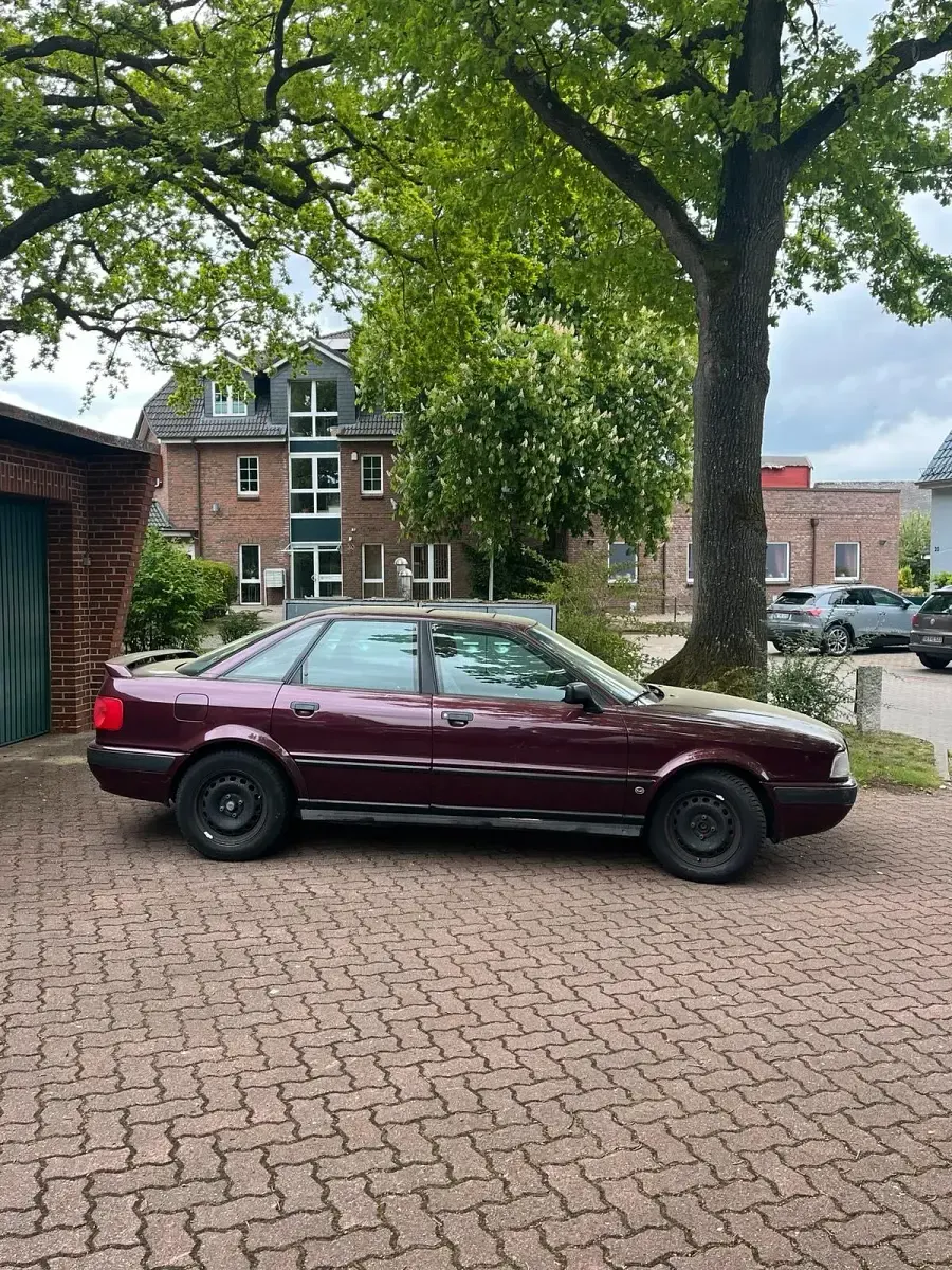 Używany Audi 80 90 KM (66 kW) 1994 Czerwony Sedan/Limuzyna