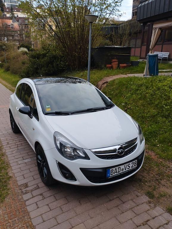 Gebraucht Opel Corsa Edition 87 PS (63 kW) 2012 Weiß Kleinwagen