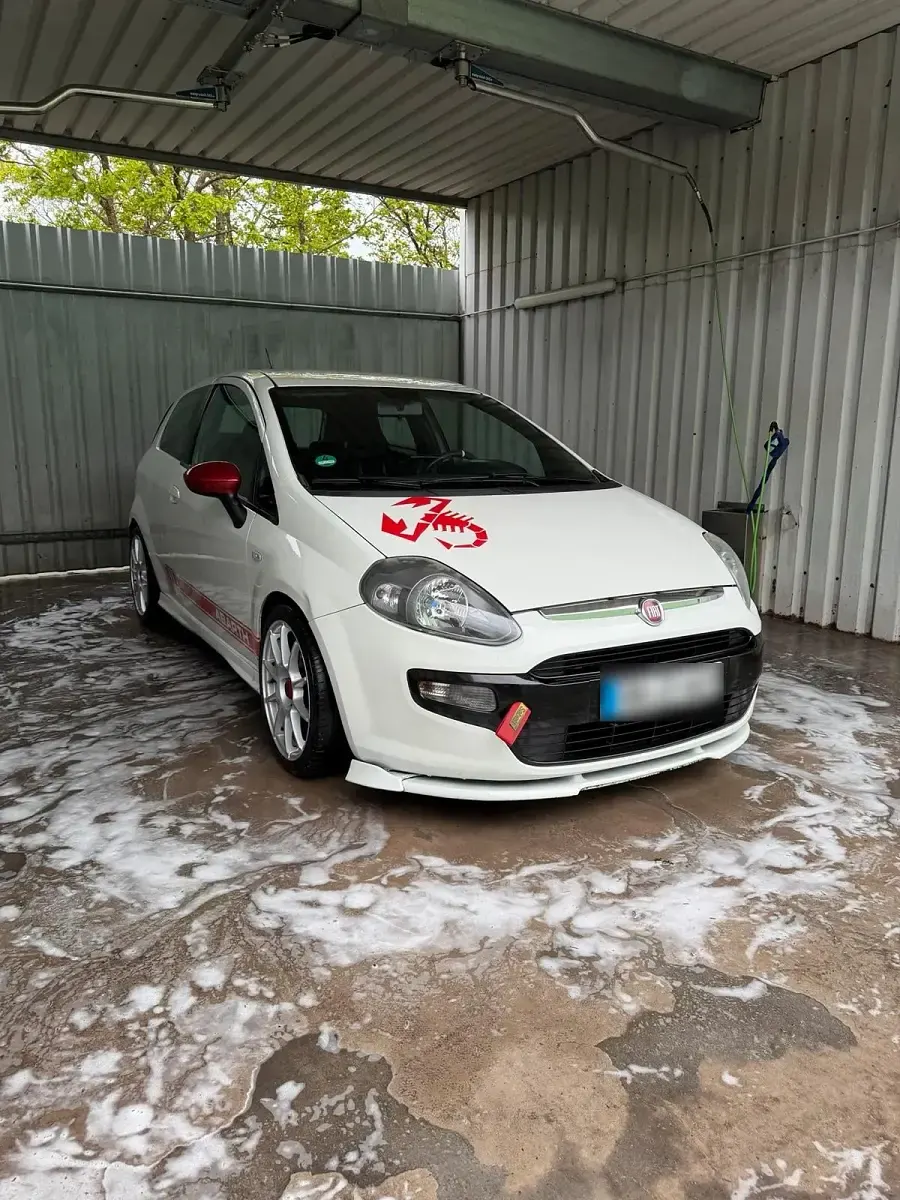 Gebraucht Fiat Grande Punto 69 PS (50 kW) 2011 Weiß Kleinwagen