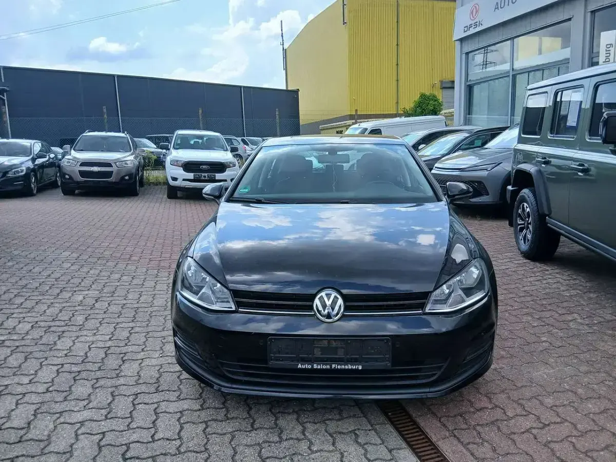 Gebraucht VW Golf VII Trendline 86 PS (63 kW) 2015 Schwarz Kleinwagen