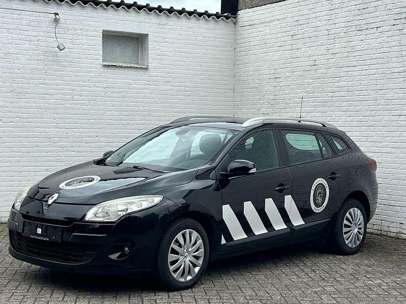 Schwarz Gebraucht 2010 Renault Mégane GrandTour Expression Kombi | 1.666 € (Guter Preis) - Bild 1/4