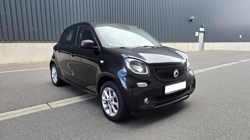 Schwarz Gebraucht 2019 Smart ForFour Limousine | 7.490 € (Superpreis) - Bild 1/4
