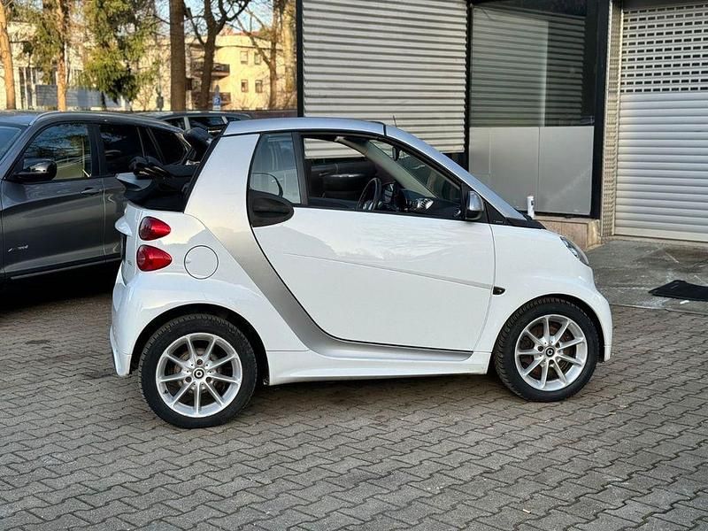 Gebraucht Smart ForTwo Cabrio 71 PS (52 kW) 2012 Weiß Cabrio