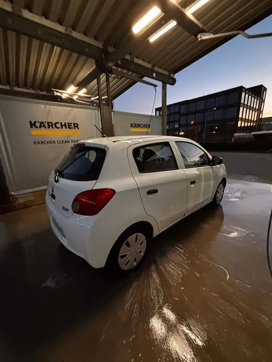 Gebraucht Mitsubishi Space Star 71 PS (52 kW) 2015 Weiß Kleinwagen
