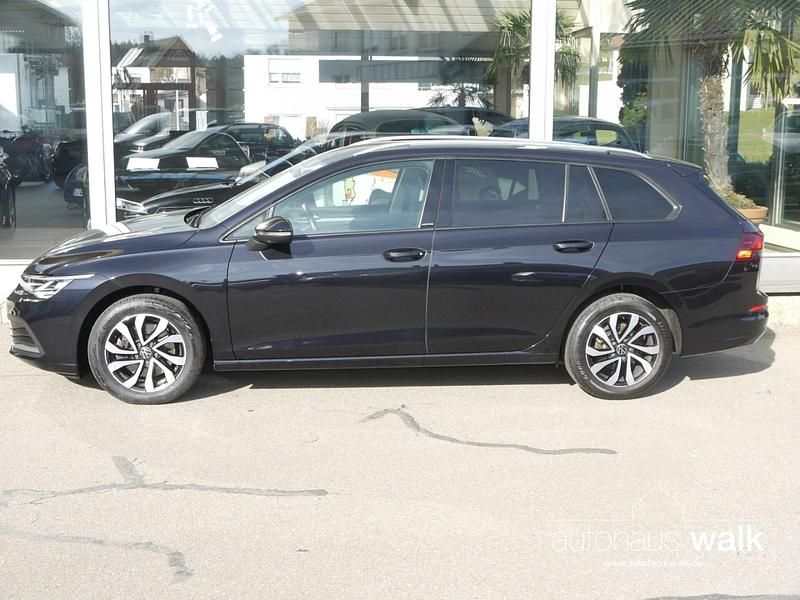 Gebraucht VW Golf VIII Active 116 PS (85 kW) 2022 Deep black perleffekt Kombi