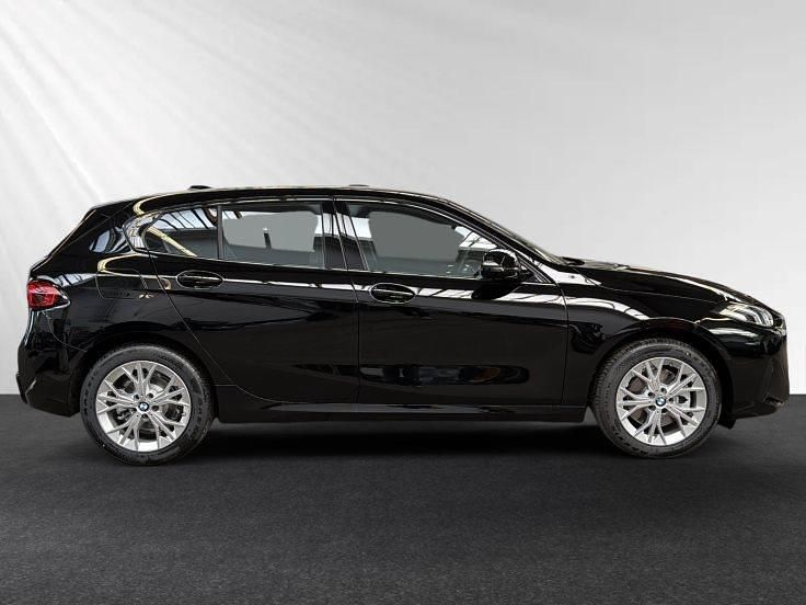 Neu BMW 116 122 PS (89 kW) 2026 Schwarz Kleinwagen