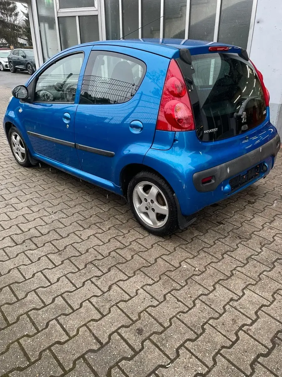 Gebraucht Peugeot 107 67 PS (49 kW) 2009 Blau Kleinwagen