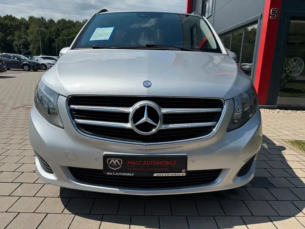 Gebraucht Mercedes V250 Edition 190 PS (139 kW) 2017 Silber Van / Kleinbus