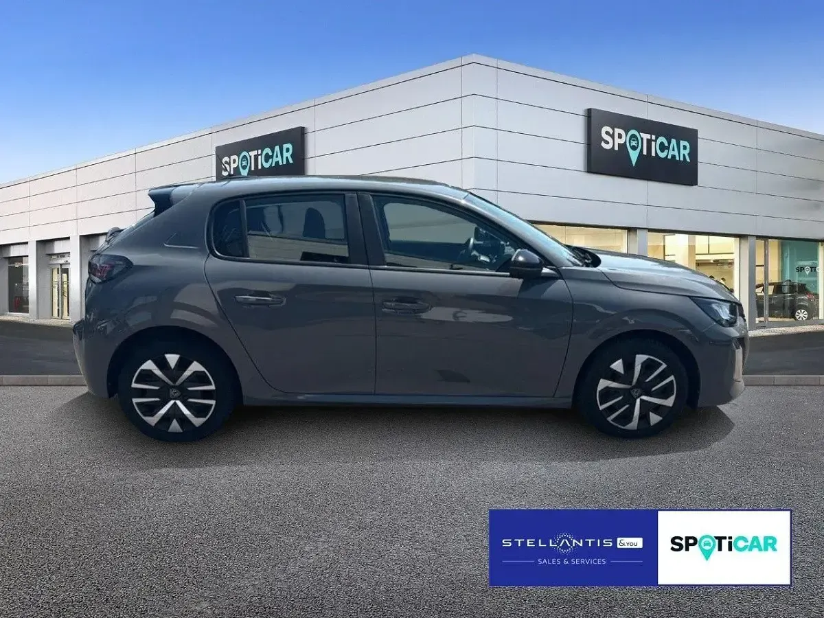 Gebraucht Peugeot 208 Active 101 PS (74 kW) 2024 Grau Kleinwagen