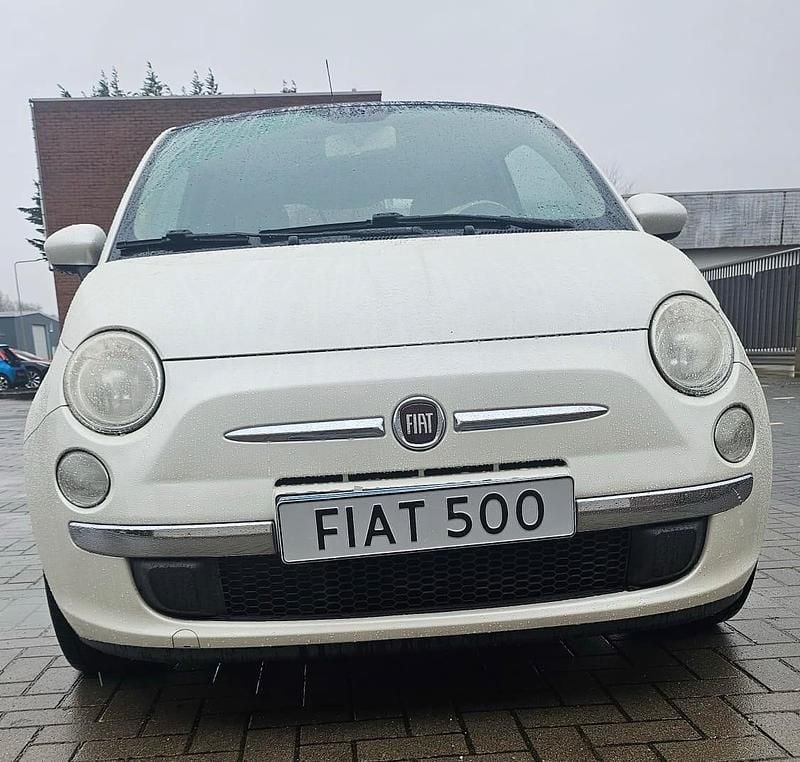 Gebraucht Fiat 500 Lounge 69 PS (50 kW) 2010 Weiß Kleinwagen