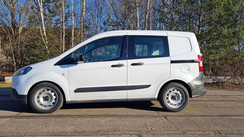 Gebraucht Ford Transit 75 PS (55 kW) 2021 Weiß Van / Kleinbus