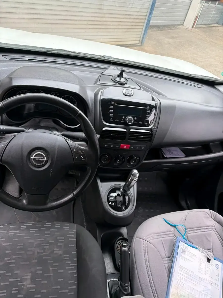 Używany Opel Combo 90 KM (66 kW) 2016 Biały Minivan