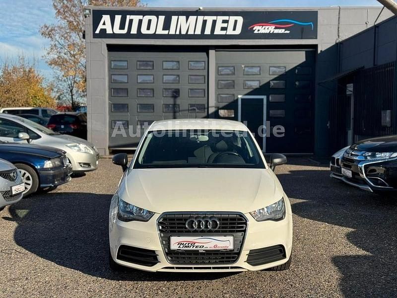 Weiß Gebraucht 2012 Audi A1 Sportback Attraction Kleinwagen | 11.900 € (Etwas zu teuer) - Bild 1/4