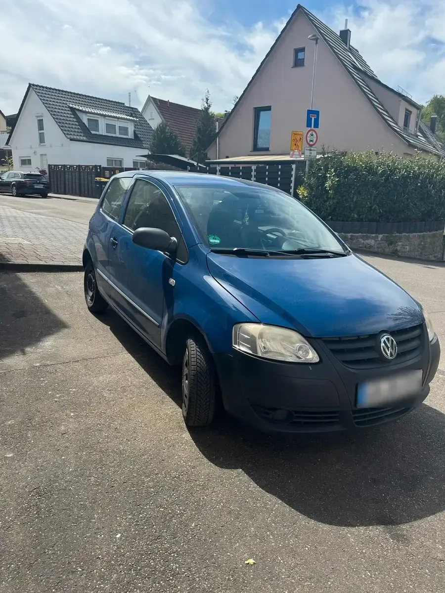 Second-hand VW Fox 55 CP (40 kW) 2006 Albastru Hatchback
