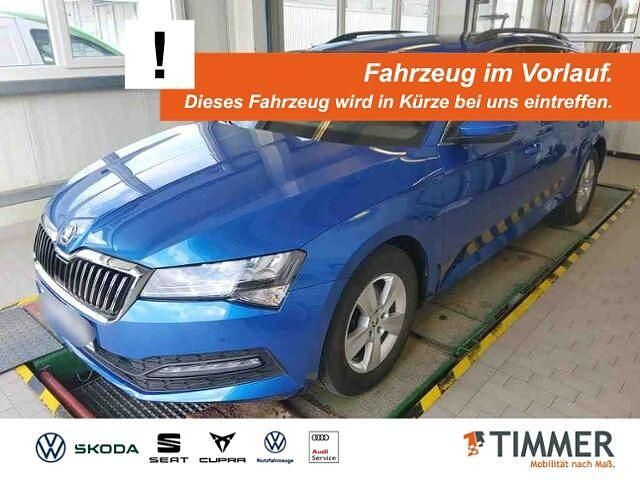 Raceblau metallic Gebraucht 2022 Skoda Superb Ambition Kombi | 26.260 € (Fairer Preis) - Bild 1/4
