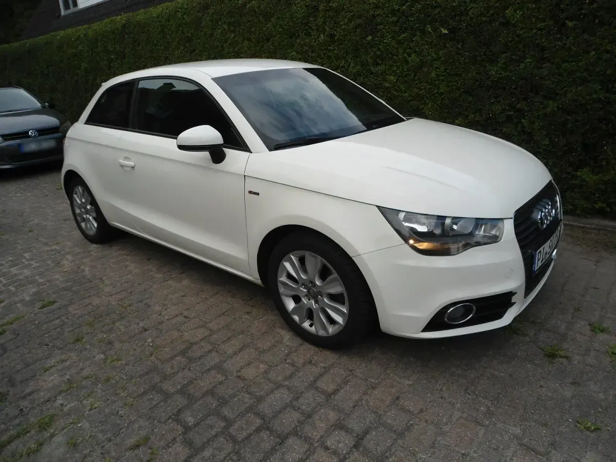 Gebraucht Audi A1 S-Line 105 PS (77 kW) 2012 Weiß Kleinwagen