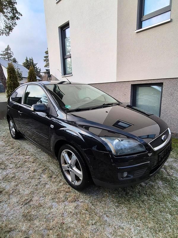 Gebraucht Ford Focus 125 PS (91 kW) 2007 Schwarz Kleinwagen