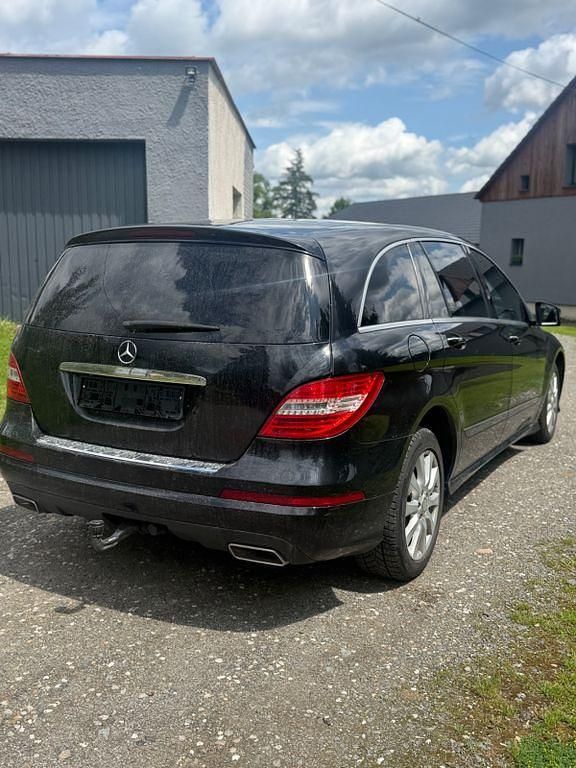 Gebraucht Mercedes R350 265 PS (194 kW) 2011 Schwarz Van / Kleinbus