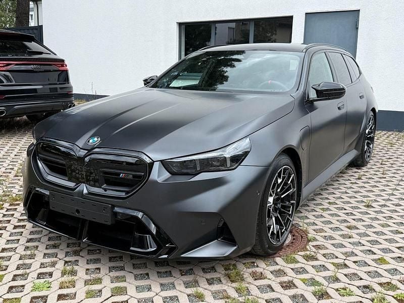 Grau Gebraucht 2025 BMW M5 Performance Limousine | 133.900 € (Superpreis) - Bild 1/4