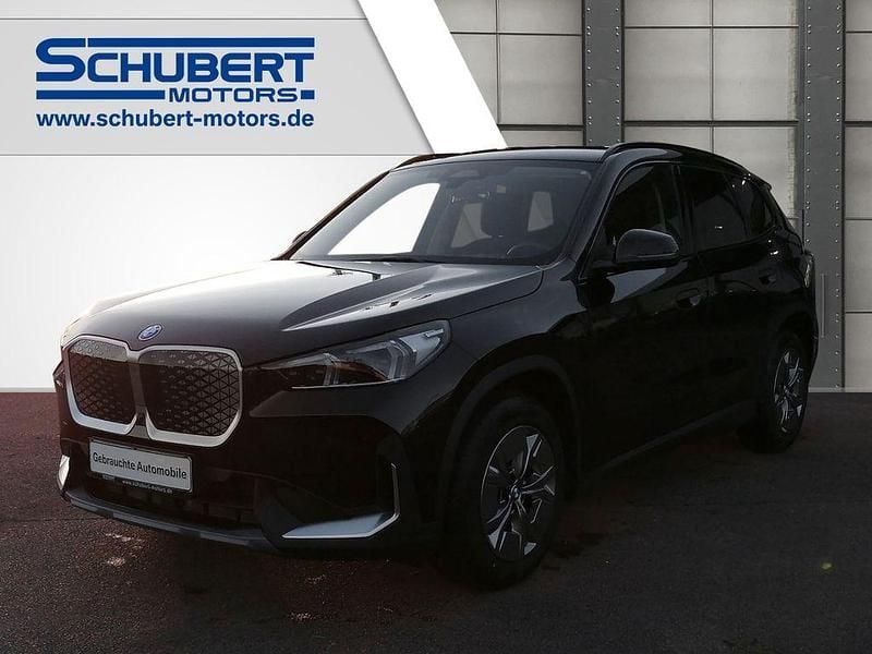 Schwarz Gebraucht 2025 BMW iX1 SUV | 44.900 € (Fairer Preis) - Bild 1/4