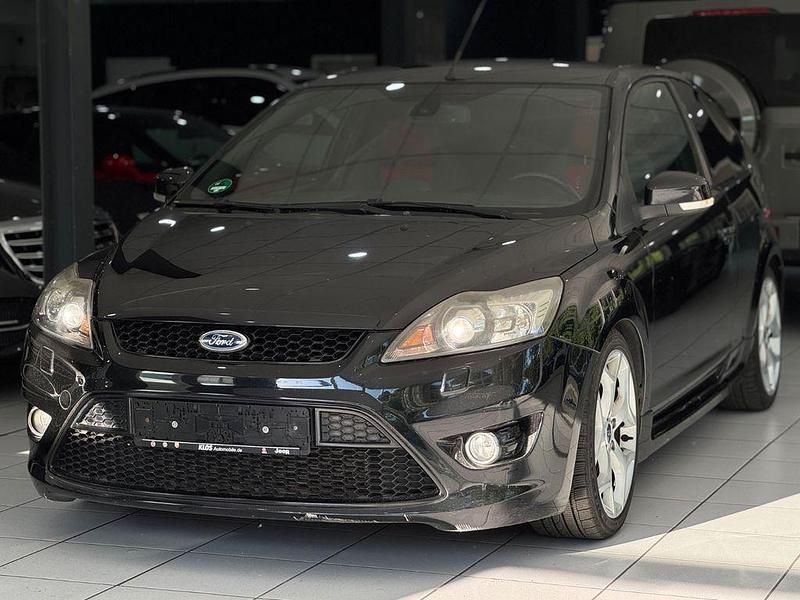 Schwarz Gebraucht 2010 Ford Focus ST Limousine | 6.950 € (Fairer Preis) - Bild 1/4