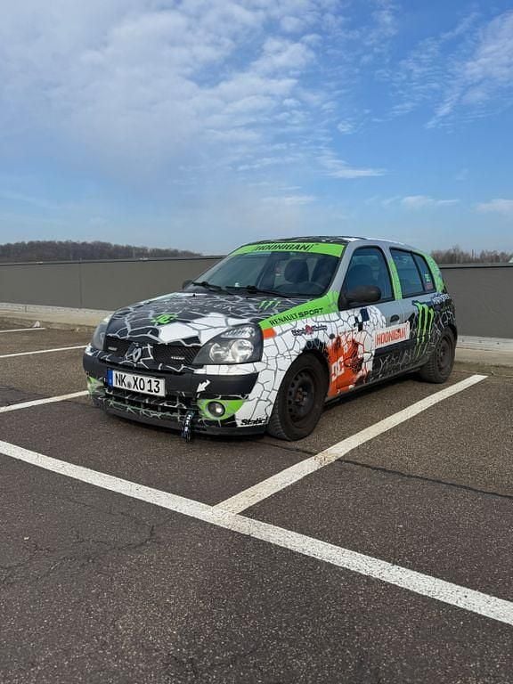 Gebraucht Renault Clio II 75 PS (55 kW) 2003 Silber Limousine