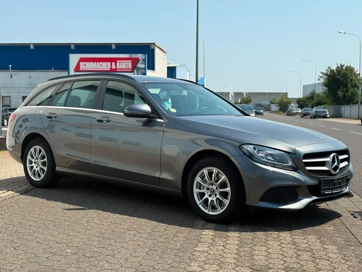 Gebraucht Mercedes C200 136 PS (100 kW) 2018 Grau Kombi