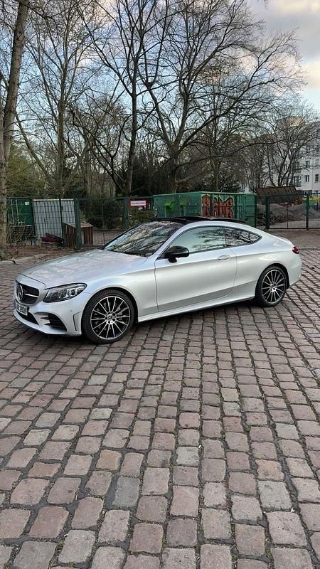 Gebraucht Mercedes C300 252 PS (185 kW) 2020 Silber Coupé
