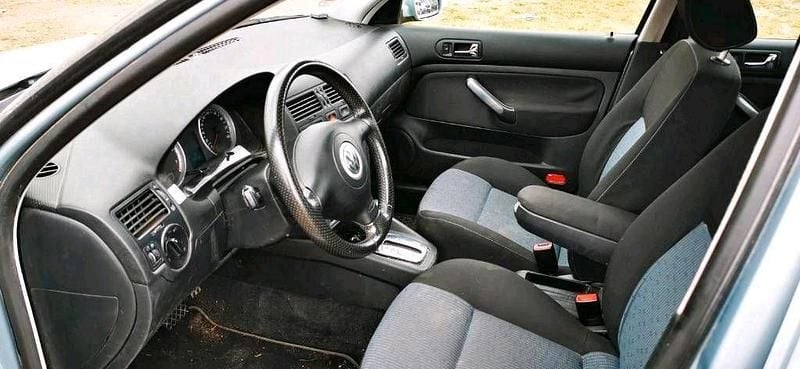 Second-hand VW Bora 115 CP (84 kW) 2003 Albastru Break