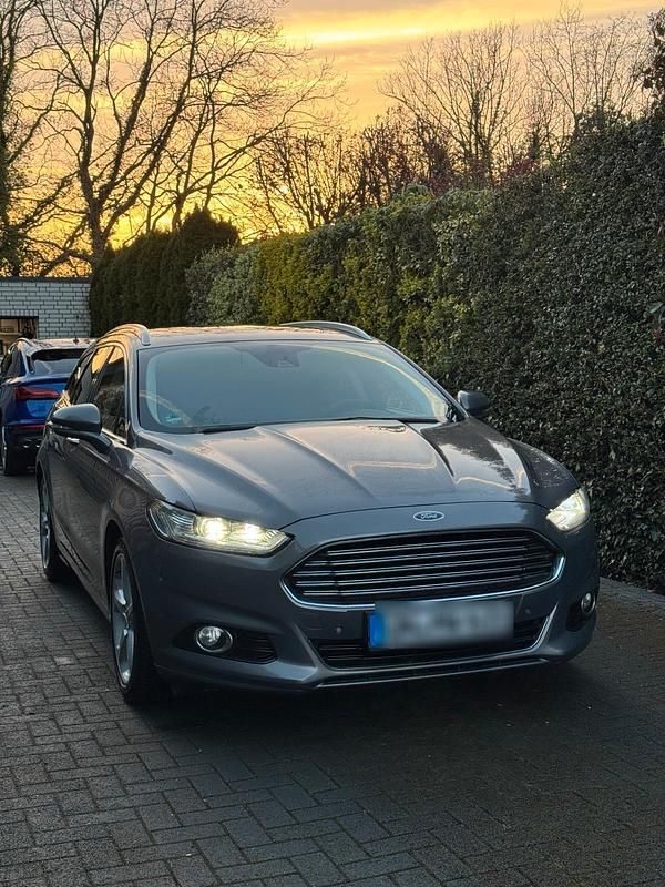 Gebraucht Ford Mondeo Titanium 180 PS (132 kW) 2015 Braun Kombi