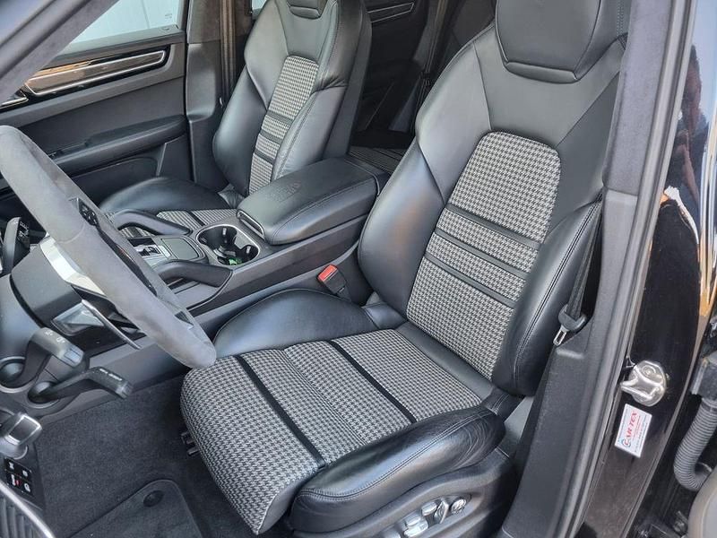 Gebraucht Porsche Cayenne 441 PS (324 kW) 2019 Schwarz SUV
