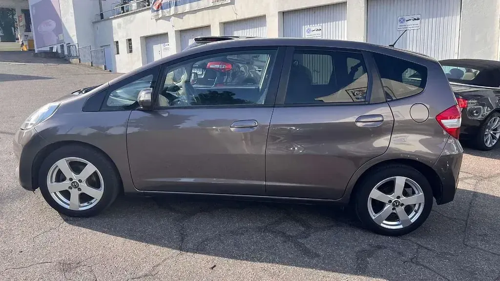 Gebraucht Honda Jazz Trend 99 PS (72 kW) 2013 Grau Kleinwagen