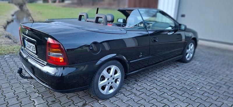 Gebraucht Opel Astra Cabriolet 125 PS (91 kW) 2005 Schwarz Cabrio