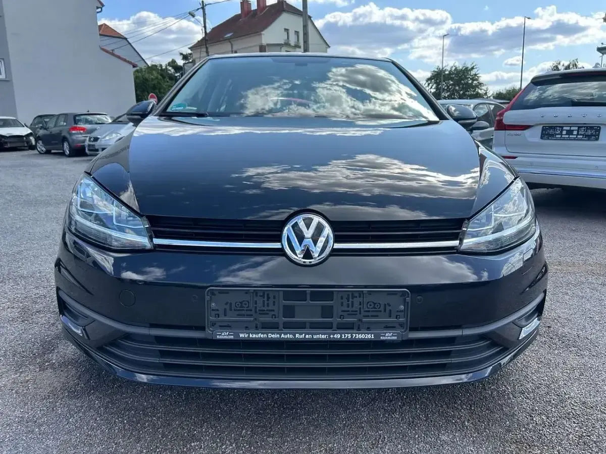 Gebraucht VW Golf VII Trendline 110 PS (80 kW) 2017 Grau Limousine