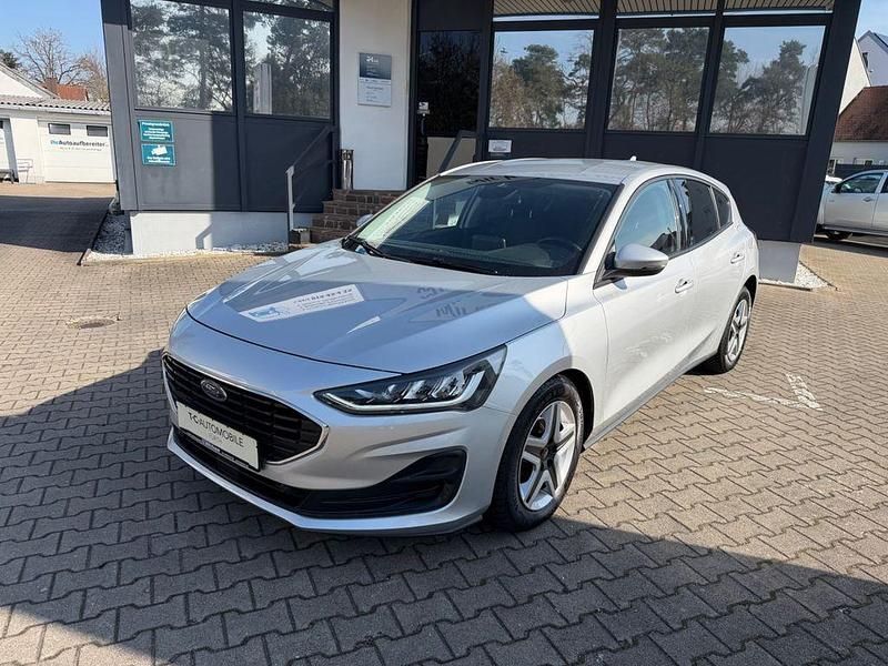 Gebraucht Ford Focus Cool & Connect 120 PS (88 kW) 2022 Silber Limousine