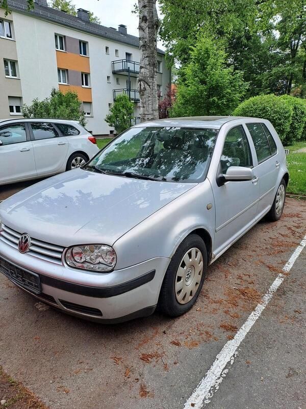 Silber Gebraucht 1999 VW Golf IV Kleinwagen | 500 € (Superpreis) - Bild 1/4