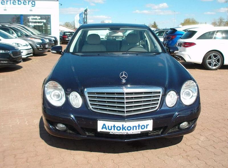 Gebraucht Mercedes E320 224 PS (164 kW) 2007 Blau Limousine