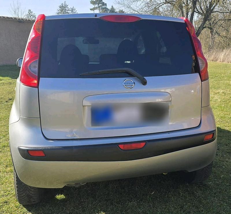 Gebraucht Nissan Note 88 PS (64 kW) 2006 Silber Kleinwagen