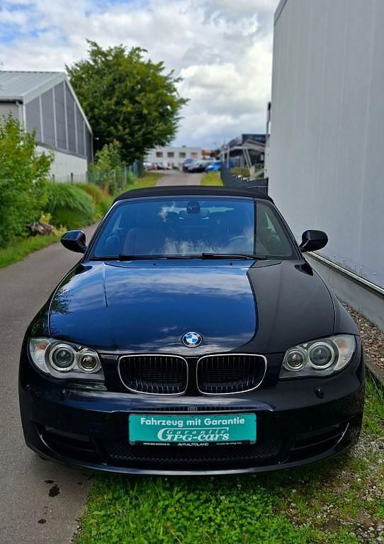 Schwarz Gebraucht 2011 BMW 118 Cabriolet Performance Cabrio | 7.999 € (Fairer Preis) - Bild 1/4