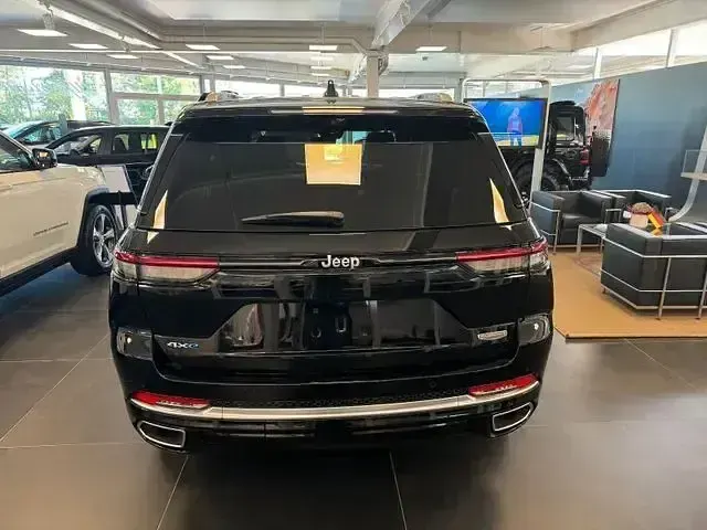Gebraucht Jeep Grand Cherokee Summit 381 PS (280 kW) 2023 Schwarz SUV