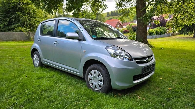 Silber Gebraucht 2008 Subaru Justy Kleinwagen | 1.700 € (Fairer Preis) - Bild 1/4